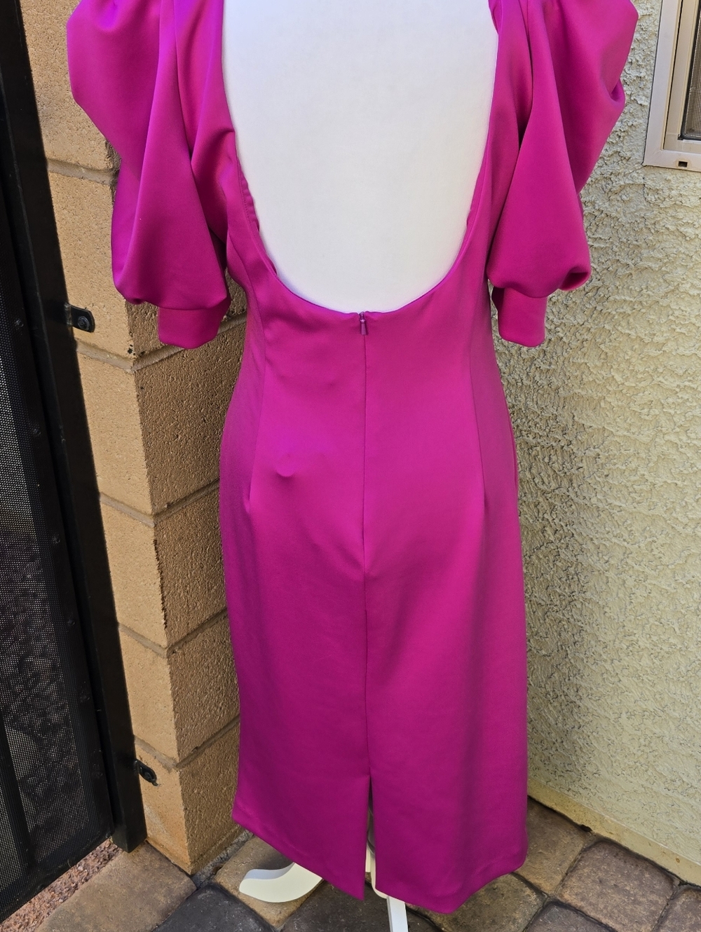 Black Halo Zella Fuchsia Puff-Sleeve Sheath Dress - Picture 8 of 12